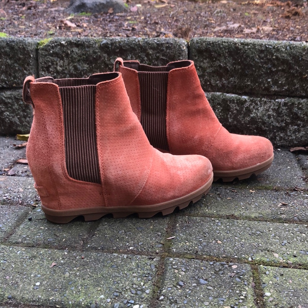 Sorel Joanie wedge suede booties
